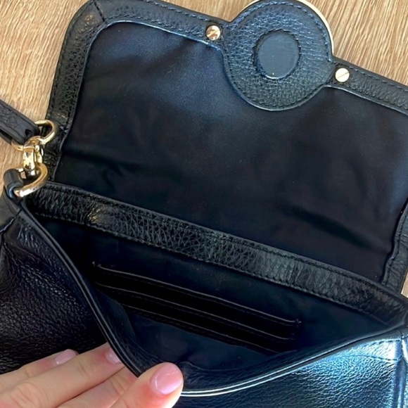 Tory Burch Amanda Crossbody in Black - Picture 5 of 9